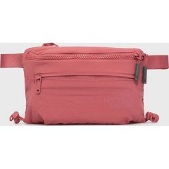 The North Face nerka kolor różowy. Czerwone nerki i saszetki The North Face, bez wzorów, z włókna, bez dodatków. Za 149.99 zł.