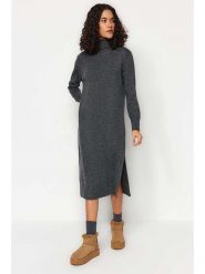 Trendyol Sukienka w kolorze szarym rozmiar: L. Szare sukienki Trendyol, l, bez wzorów, bez kołnierzyka, bez ramiączek, midi. Za 88.02 zł.