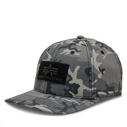 Czapka z daszkiem Alpha Industries. Czarne czapki z daszkiem Alpha Industries, bez wzorów. Za 99.99 zł.