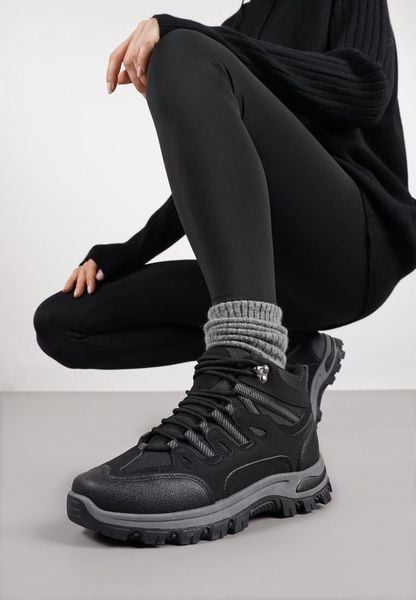 Czarne Buty Trekkingowe Traperki Vices ze Sznurowaną Cholewką Afellie. Czarne buty trekkingowe Renee, bez wzorów, bez obcasa, bez zapięcia. Za 89.99 zł.