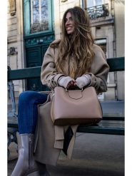 Victor & Hugo Paris Skórzana torebka "Biana" w kolorze szarobrązowym - 29 x 25 x 13 cm rozmiar: onesize. Brązowe torebki klasyczne Victor & Hugo Paris, bez wzorów, z materiału, przez ramię, bez dodatków. Za 369.99 zł.