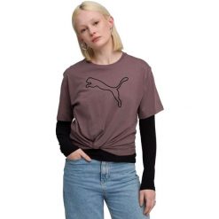 Koszulka damskie Puma Her Relaxed Graphic Tee Raisin. Fioletowe t-shirty sportowe Puma, bez wzorów, z bawełny, bez ramiączek. Za 290.00 zł.