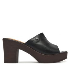 Klapki Lasocki. Czarne klapki Lasocki, bez wzorów, bez obcasa, bez zapięcia. Za 159.99 zł.