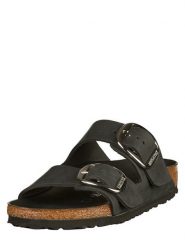 Birkenstock Skórzane klapki "Arizona" w kolorze czarnym rozmiar: 38. Czarne klapki Birkenstock, bez wzorów, klasyczne, z otwartym noskiem, bez obcasa, bez zapięcia. Za 525.86 zł.