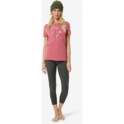 Koszulka SUPER.NATURAL W ROCK FLOWERS TEE. Czerwone t-shirty sportowe super.natural, bez wzorów, bez ramiączek. Za 279.99 zł.