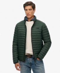 Superdry Kurtka Fuji Lite pikowana slim z recyklingowanego nylonu. Zielone kurtki Superdry, m, z aplikacjami, z gumy, bez kaptura. Za 484.45 zł.