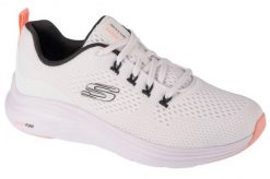 Buty do chodzenia damskie Skechers 150024WBC. Białe buty treningowe Skechers, bez wzorów, z materiału, bez zapięcia, trekkingowe. Za 279.99 zł.
