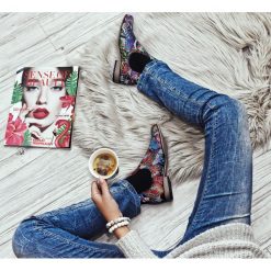 Wzorzyste sztyblety na płaskim obcasie - skóra naturalna - model 480 - kolor motyl (39). Czarne botki Zapato, bez wzorów, z gumy, biznesowe, bez obcasa, na obcasie, bez zapięcia. W wyprzedaży za 359.10 zł.