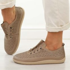 Beżowe skórzane półbuty damskie barefoot M.Daszyński Ol38-7. Brązowe półbuty wsuwane M.Daszyński, na jesień, bez wzorów, z jeansu, klasyczne, bez obcasa, na płaskiej podeszwie. W wyprzedaży za 206.10 zł.