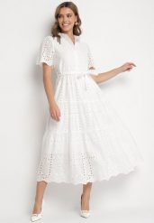 Biała Bawełniana Sukienka z Haftem Boho o Rozkloszowanym Kroju Tiravia. Białe sukienki Born2be, na co dzień, m, bez wzorów, z bawełny, boho, bez kołnierzyka, bez ramiączek, maxi, rozkloszowane. W wyprzedaży za 97.99 zł.