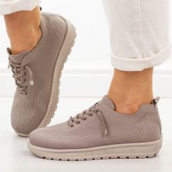 Fango sportowe buty damskie News 231. Brązowe buty sportowe lifestyle NEWS, na lato, bez wzorów, z dresówki, casualowe, bez zapięcia. Za 129.00 zł.