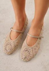 Ciemnobeżowe Plecione Balerinki Boho w Stylu Mary Jane z Siateczki Raithea. Brązowe baleriny Renee, w ażurowe wzory, boho, z okrągłym noskiem, bez obcasa, bez zapięcia. Za 89.99 zł.