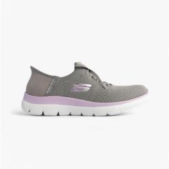 Buty sportowe damskie Skechers Summits-New Daily Slip-ins. Fioletowe buty treningowe Skechers, bez wzorów, z materiału, bez zapięcia. Za 259.00 zł.