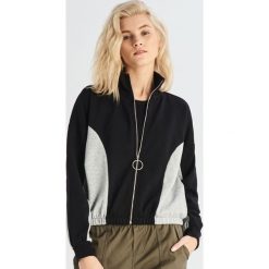 Bluza rozpinana - Czarny. Bluzy bez kaptura marki Sinsay. W wyprzedaży za 29.99 zł.