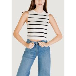 Stanik opaska Kobieta ONLY ONLMAJLI S/L KNT NOOS. Białe biustonosze sportowe ONLY, bez wzorów, z nylonu. W wyprzedaży za 124.50 zł.