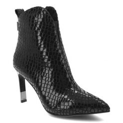 Botki damskie S. Barski, na szpilce z noskiem w szpic skórzane na zamek i za kostkę, czarne, CR52-705. Czarne botki S.BARSKI, bez wzorów, z lakierowanej skóry, eleganckie, za kostkę, bez obcasa, na obcasie, bez zapięcia. Za 329.00 zł.