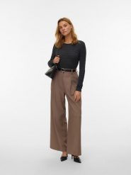 Vero Moda Sweter w kolorze antracytowym rozmiar: L. Czarne swetry Vero Moda, l, bez wzorów, z wiskozy, klasyczne, bez ramiączek. Za 104.99 zł.