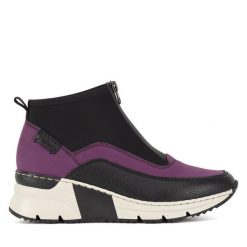 Botki Rieker. Czarne botki Rieker, bez wzorów, bez obcasa, na płaskiej podeszwie, bez zapięcia. Za 329.99 zł.
