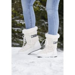 Białe Śniegowce Double. Śniegowce marki Born2be. Za 59.99 zł.