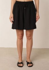Czarne Letnie Szorty Casual z Wysokim Stanem z Dużą Zawartością Wiskozy Agarione. Czarne szorty Born2be, bez wzorów, z materiału, casualowe. Za 29.99 zł.