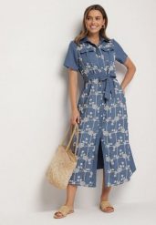 Niebieska Sukienka o Koszulowym Kroju z Wiązanym Paskiem i Haftem Malavea. Niebieskie sukienki Born2be, na co dzień, l, bez wzorów, eleganckie, bez kołnierzyka, bez ramiączek, maxi, koszulowe. Za 129.99 zł.