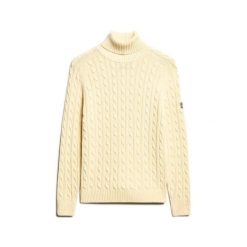 Sweter na plecionce z golfem damski Superdry. Białe swetry Superdry, na zimę, bez wzorów, ze splotem, bez ramiączek. W wyprzedaży za 308.95 zł.