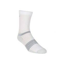 Skarpety do biegania Inov-8 Active High. Białe skarpetki Inov-8, bez wzorów. Za 68.19 zł.