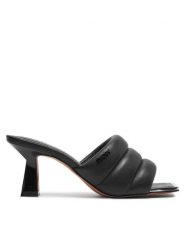 DKNY Klapki Kady K1462882 Czarny. Czarne klapki DKNY, bez wzorów, ze skóry, bez obcasa, bez zapięcia. Za 959.99 zł.