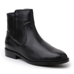 Buty Lacoste Rosolinn Srw W Blk 7-30SRW0017024 czarne. Czarne botki bez wzorów, z gumy, bez obcasa, bez zapięcia. Za 679.87 zł.