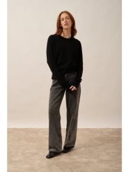 Just Cashmere Kaszmirowy sweter "Jeanne" w kolorze czarnym rozmiar: L. Czarne swetry Just Cashmere, l, bez wzorów, z kaszmiru, bez ramiączek. Za 326.56 zł.