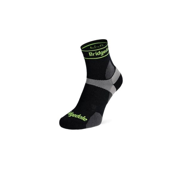 Skarpety biegowe Bridgedale Ultra Lt T2 Merino Sport 3/4 Crew. Czarne skarpetki Bridgedale, bez wzorów. Za 83.99 zł.