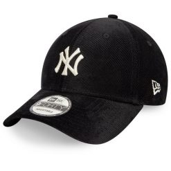 Czapka z daszkiem New Era. Czarne czapki z daszkiem New Era, bez wzorów. Za 99.99 zł.
