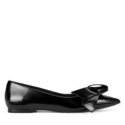 Baleriny GINO ROSSI. Czarne baleriny Gino Rossi, bez wzorów, bez obcasa, bez zapięcia. Za 299.99 zł.