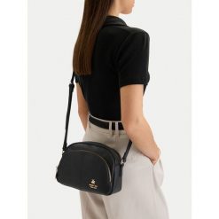 Torebka Beverly Hills Polo Club. Czarne listonoszki Beverly Hills Polo Club, bez wzorów, bez dodatków. Za 169.99 zł.