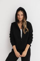 LEKKA BLUZA MOLLY CZARNA L - Flawless. Czarne bluzy Flawless, l, bez wzorów, z bawełny, eleganckie, bez ramiączek, bez kaptura. Za 390.00 zł.