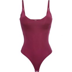 Body ze stringami bonprix czerwony rododendron. Body i gorsety marki bonprix. Za 44.99 zł.