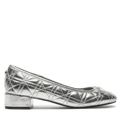 Półbuty Steve Madden. Szare półbuty wsuwane Steve Madden, bez wzorów, bez obcasa, na płaskiej podeszwie. Za 279.99 zł.