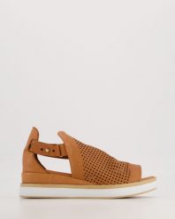 SANDAŁY Z CHOLEWKĄ 426680 COCONUT. Sandały Venezia, bez wzorów, ze skóry, bez obcasa, bez zapięcia. Za 249.00 zł.