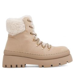 Trzewiki DeeZee. Brązowe botki DeeZee, bez wzorów, bez obcasa, na płaskiej podeszwie, bez zapięcia. Za 179.99 zł.