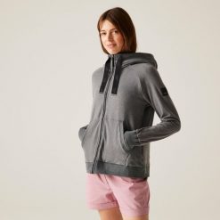 Bluza turystyczna damska Tralia z kapturem. Szare bluzy z kapturem Regatta, bez wzorów, z elastanu, z kapturem, trekkingowe. W wyprzedaży za 249.99 zł.