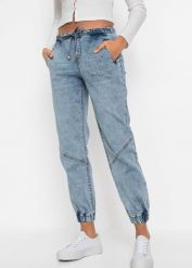 Dżinsy jogger mid waist, ze stretchem. Niebieskie jeansy bonprix, bez wzorów, z jeansu. Za 147.99 zł.