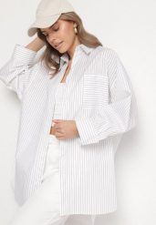 Biała Koszula z Bawełny w Paski Ozdobiona Kieszenią Halonila. Białe koszule Born2be, bez wzorów, z bawełny, eleganckie, bez kołnierzyka, bez ramiączek. Za 109.99 zł.