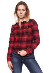 DAMSKA KURTKA PRZEJŚCIOWA WRANGLER SHERPA JACKET RED W4110XS47. Czerwone kurtki Wrangler, na zimę, l, bez wzorów, z wełny, bez kaptura. Za 199.99 zł.