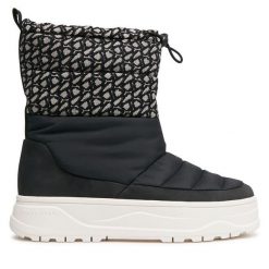 Śniegowce Pepe Jeans. Czarne śniegowce Pepe Jeans, bez wzorów, z jeansu, bez zapięcia. Za 549.99 zł.
