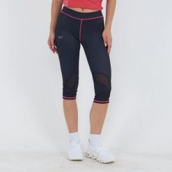 Legging 3/4 do treningu ASYR damskie. Czarne spodnie dresowe ELPLAYER, bez wzorów, z dżerseju, na fitness i siłownię. W wyprzedaży za 76.50 zł.