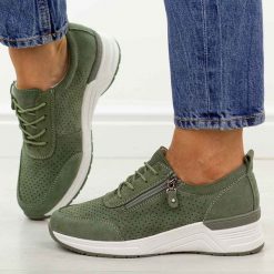 Zielone skórzane półbuty damskie Jezzi 4634. Zielone półbuty wsuwane Jezzi, na jesień, bez wzorów, z jeansu, biznesowe, bez obcasa. Za 259.00 zł.