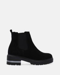 CZARNE SZTYBLETY Z ZAMSZU 065 CAMO NERO. Czarne botki Venezia, bez wzorów, ze skóry, bez obcasa, bez zapięcia. Za 269.00 zł.