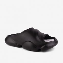 Klapki damskie Coqui. Czarne klapki Coqui, bez wzorów, bez obcasa, bez zapięcia. Za 125.99 zł.
