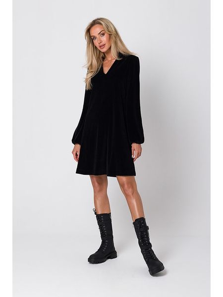 Made of emotion Aksamitna sukienka w kolorze czarnym rozmiar: L. Czarne sukienki Made Of Emotion, l, bez wzorów, z bawełny, bez kołnierzyka, bez ramiączek, mini, rozkloszowane. Za 219.99 zł.