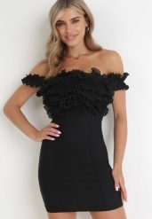 Czarna Dopasowana Sukienka Mini z Falbanką Udirda. Czarne sukienki Born2be, s, bez wzorów, bez kołnierzyka, bez ramiączek, mini, dopasowane. W wyprzedaży za 118.99 zł.